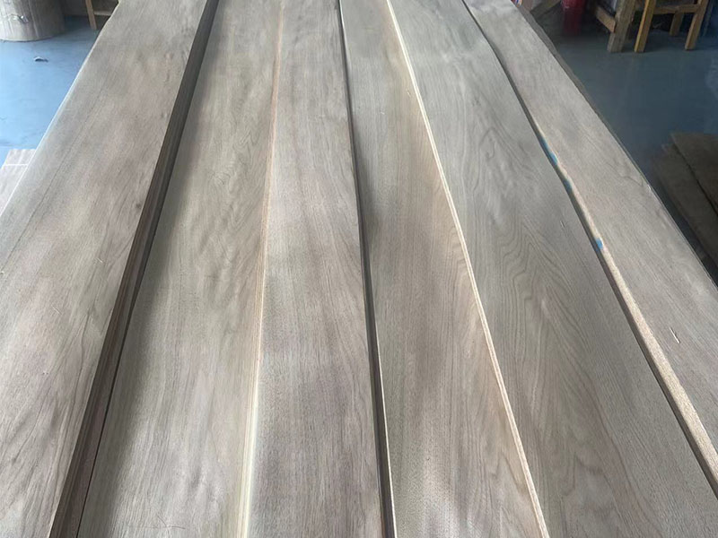 Crown cut Chinese walnut wood veneer